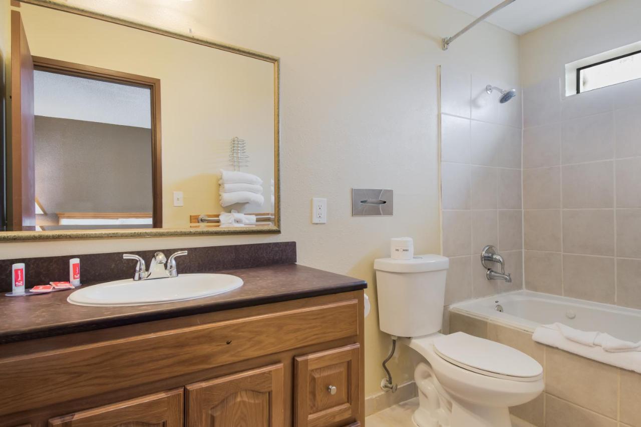 Hoquiam Econo Lodge Inn & Suites מראה חיצוני תמונה