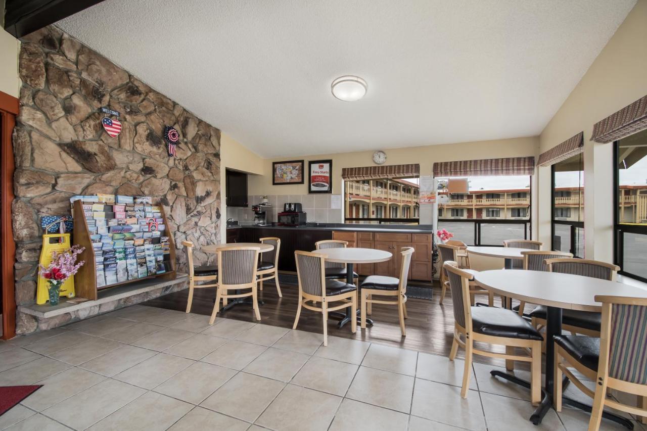 Hoquiam Econo Lodge Inn & Suites מראה חיצוני תמונה