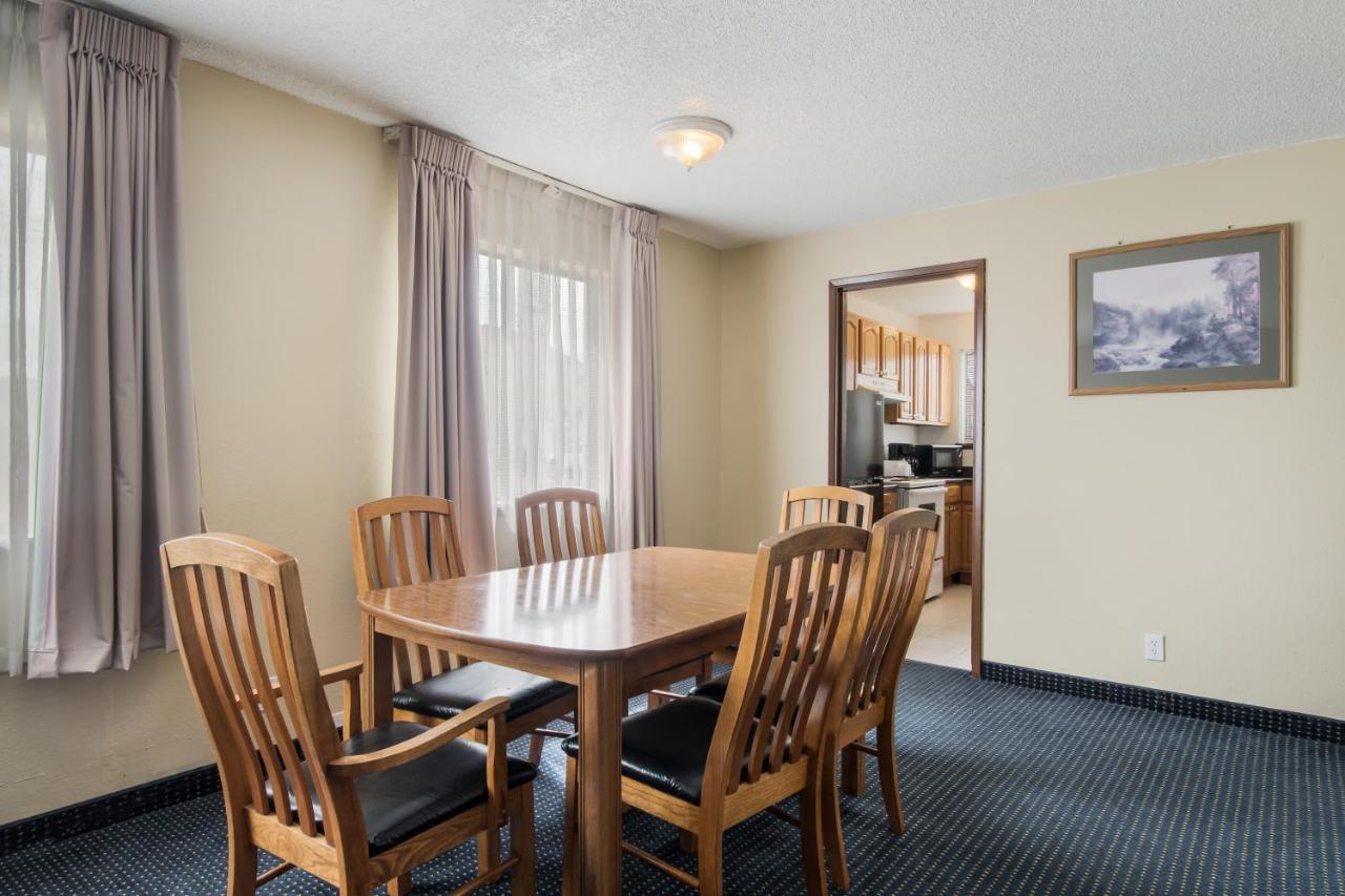 Hoquiam Econo Lodge Inn & Suites מראה חיצוני תמונה