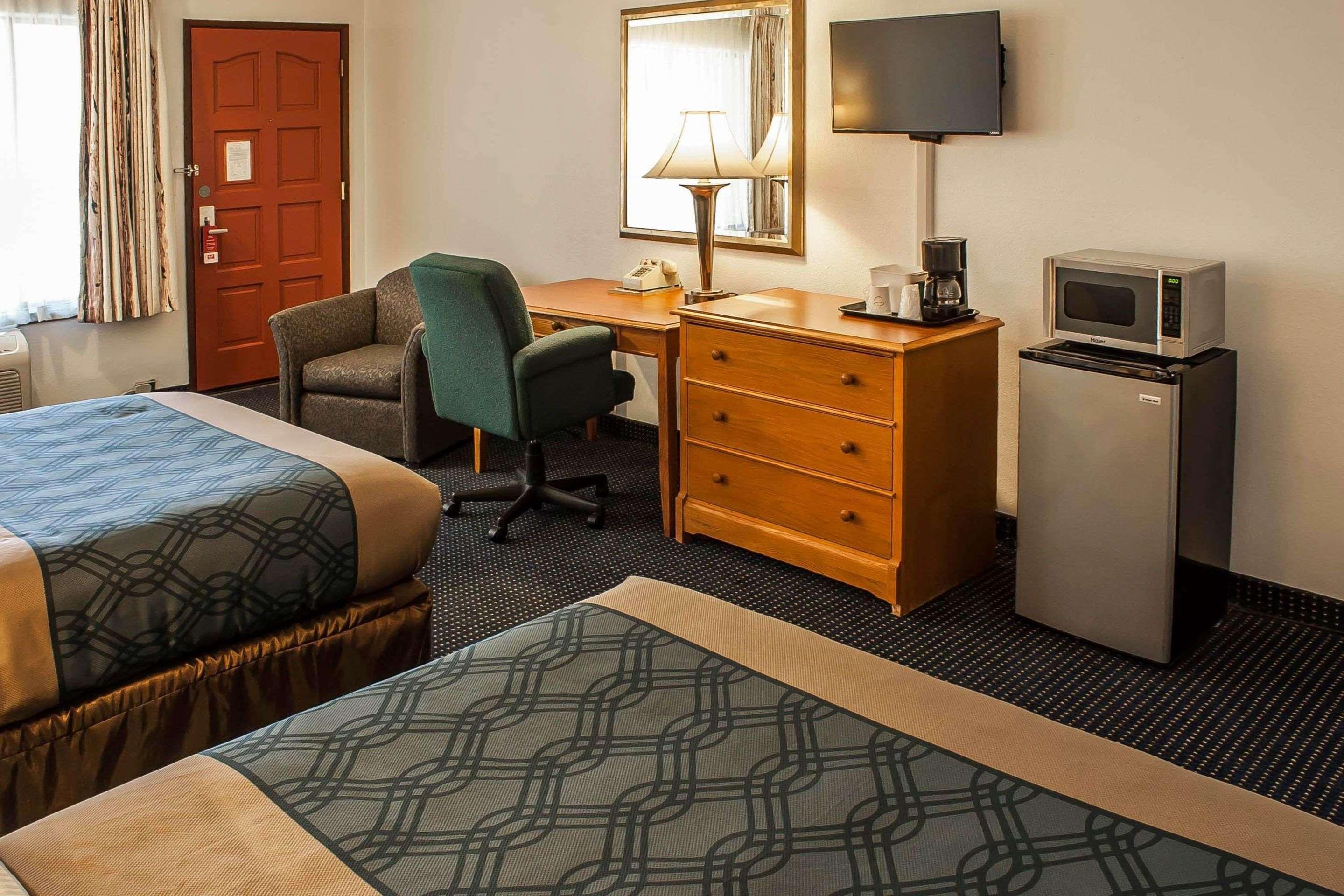 Hoquiam Econo Lodge Inn & Suites מראה חיצוני תמונה